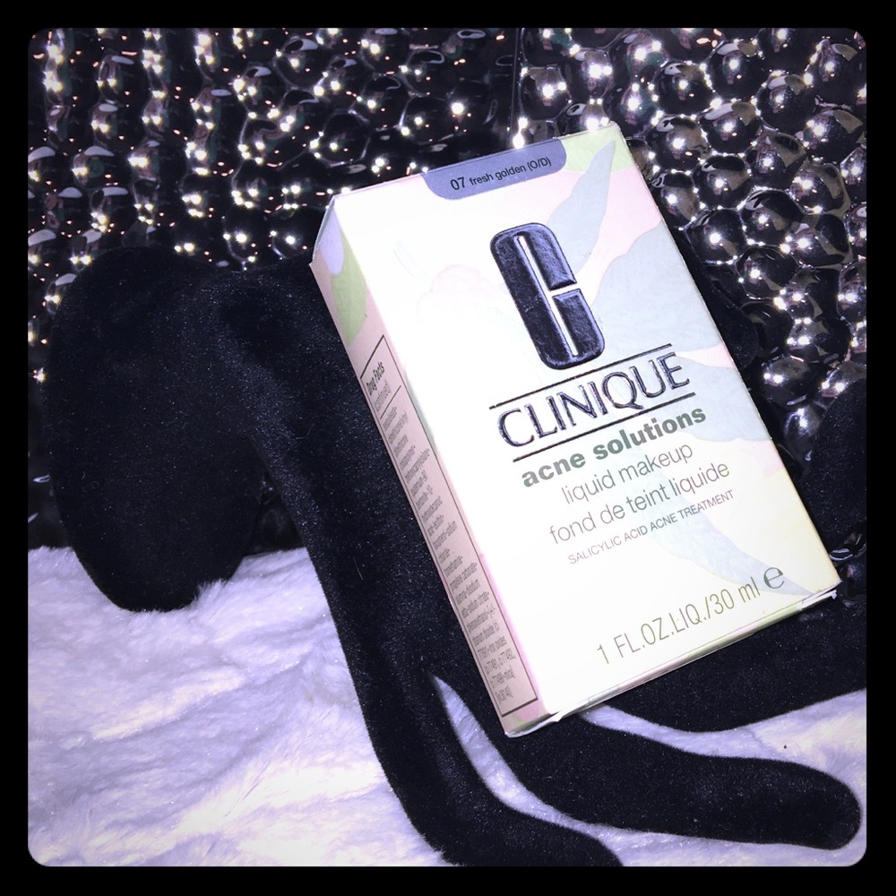 Clinique .. foundation acne solution fresh golden”
